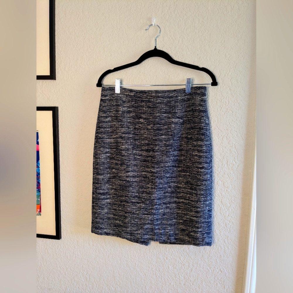 J Crew Tweed Pencil Skirt Black Metallic Thread Size 4 Office Business Interview